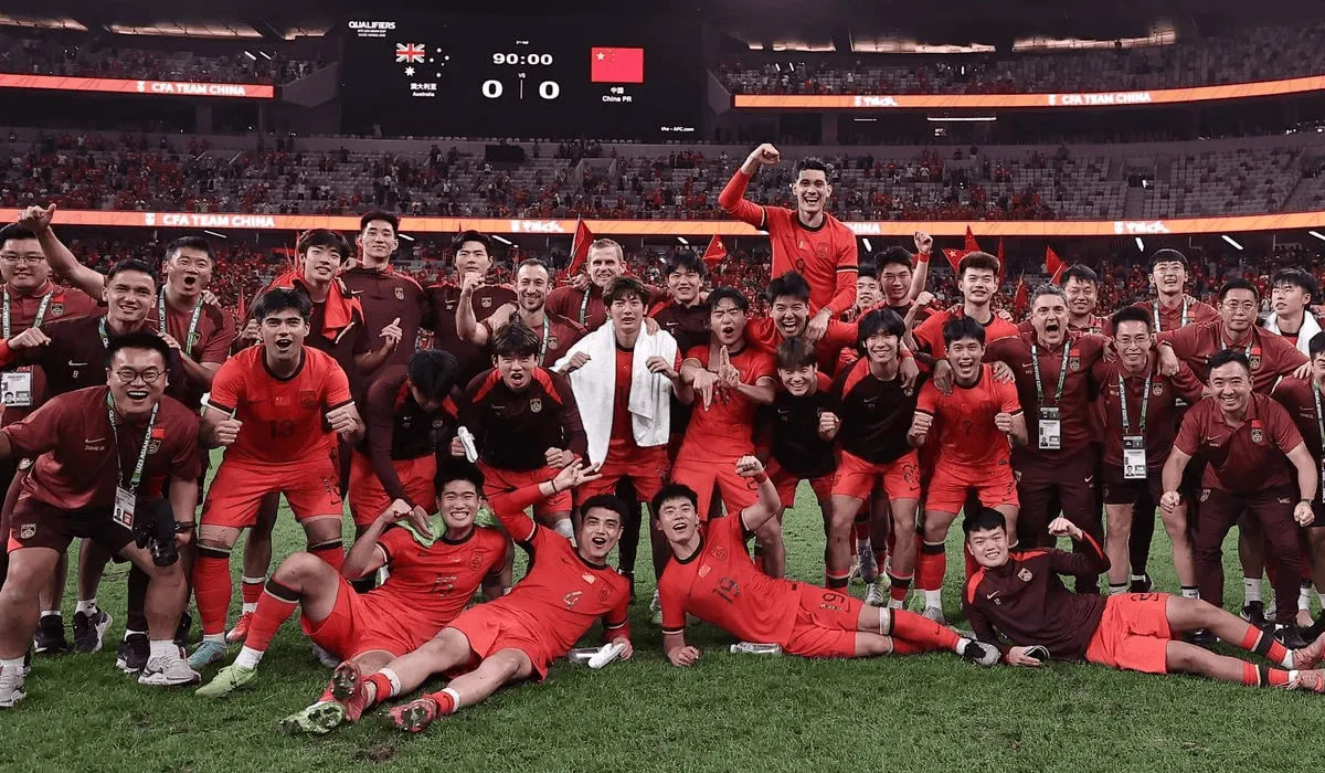 马德兴：U23国足下半场压着伊朗打，王钰栋两脚怒射接近破门